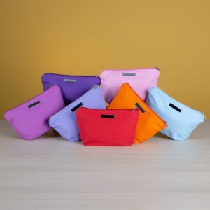 Necessaire-de-Lona-com-Plaquinha-8285d1-1537368824.jpg - Cantareira Brindes